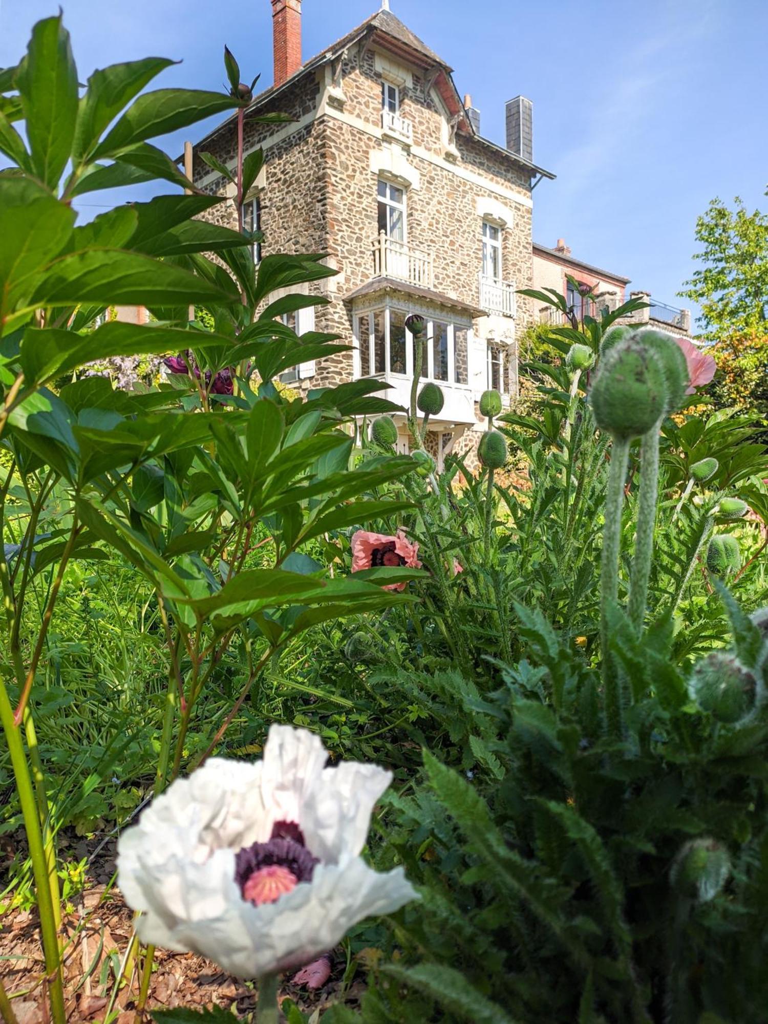 Maison D'Hotes La Bien-Aimee Montrevault Exterior foto